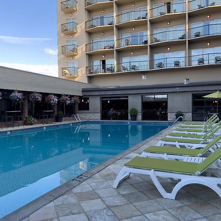 קלונה Coast Capri Hotel מראה חיצוני תמונה