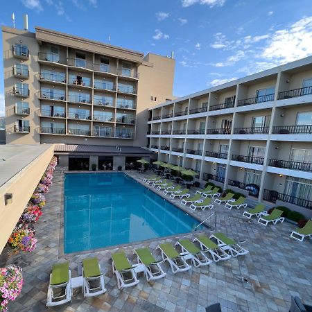 קלונה Coast Capri Hotel מראה חיצוני תמונה