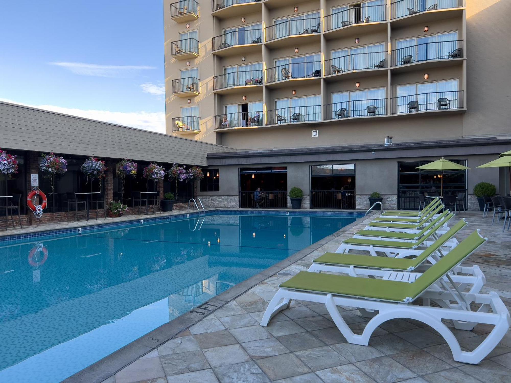 קלונה Coast Capri Hotel מראה חיצוני תמונה