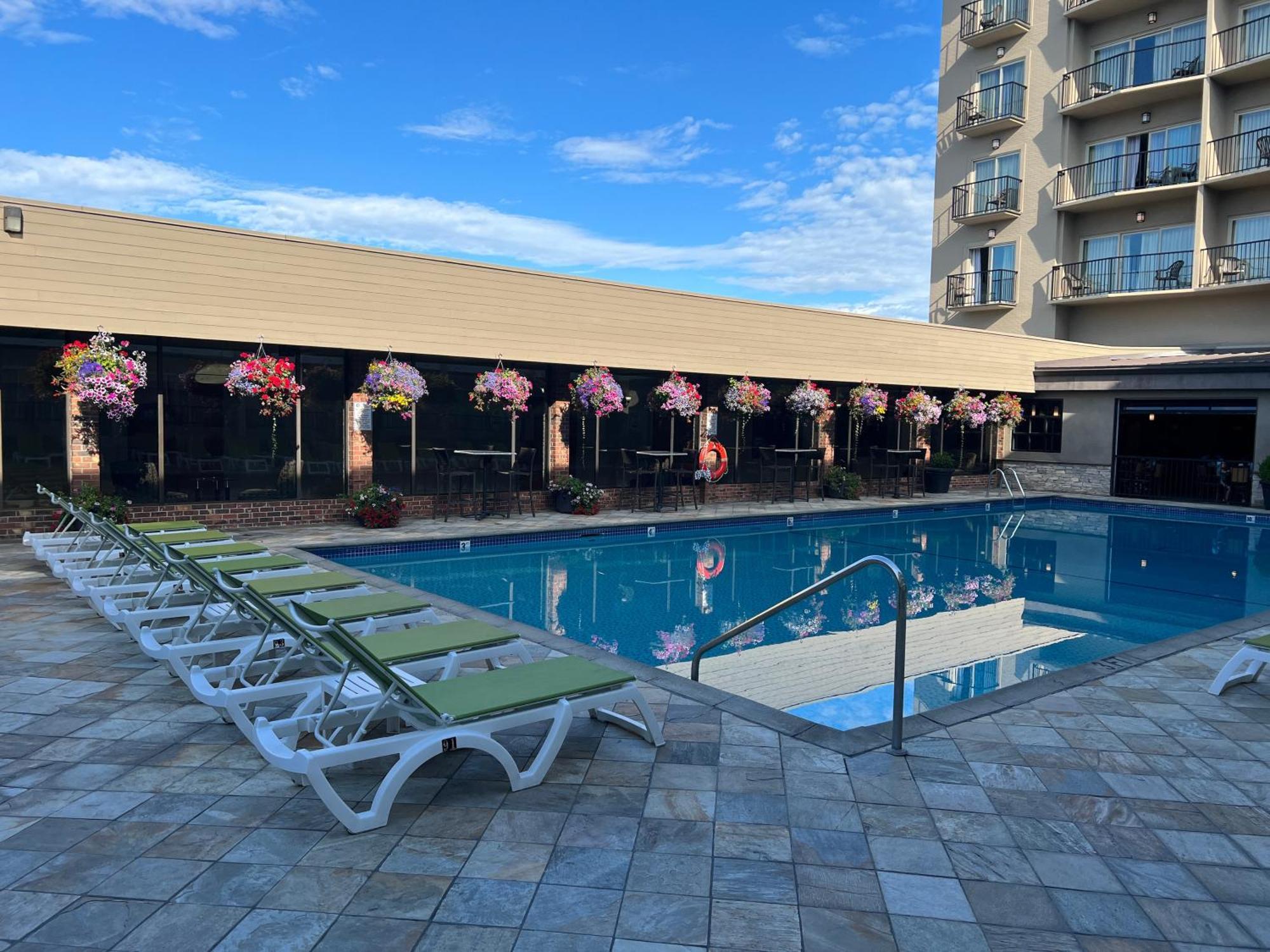 קלונה Coast Capri Hotel מראה חיצוני תמונה